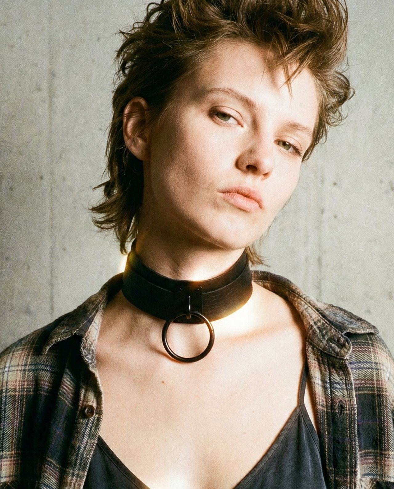 Leather look choker collar